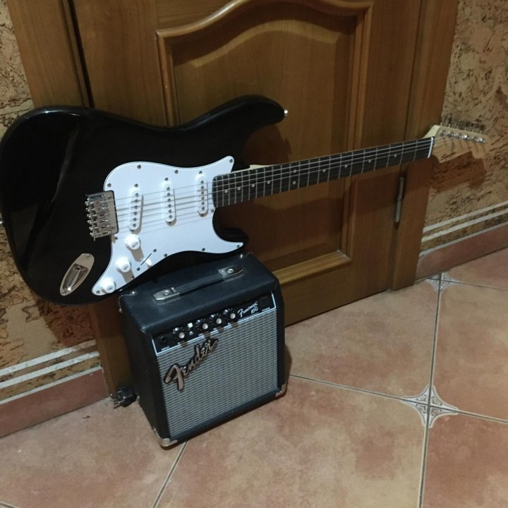 Squier Strat MM HT SSS c комбо Fender и весь К/т