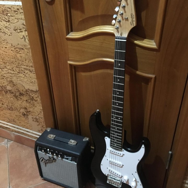 Squier Strat MM HT SSS c комбо Fender и весь К/т