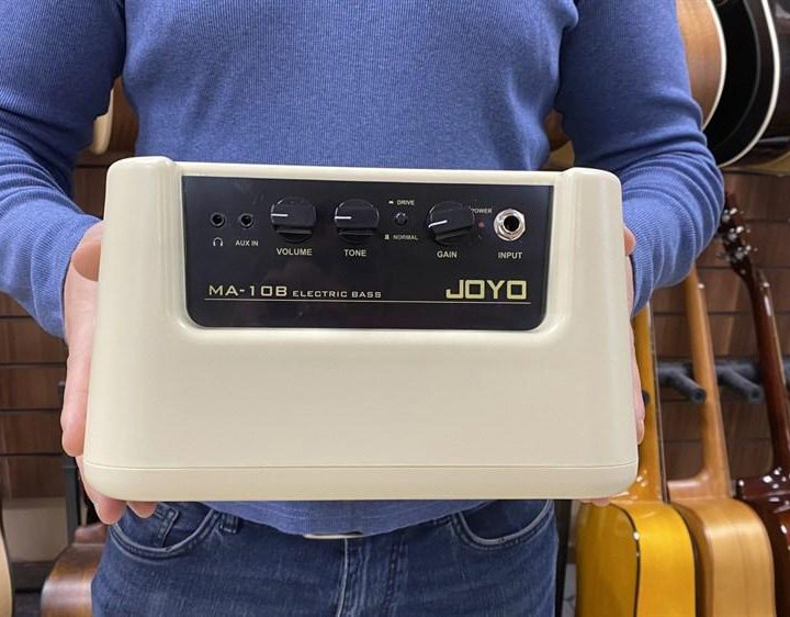 Joyo MA-10B комбоусилитель для бас гитары 10Вт