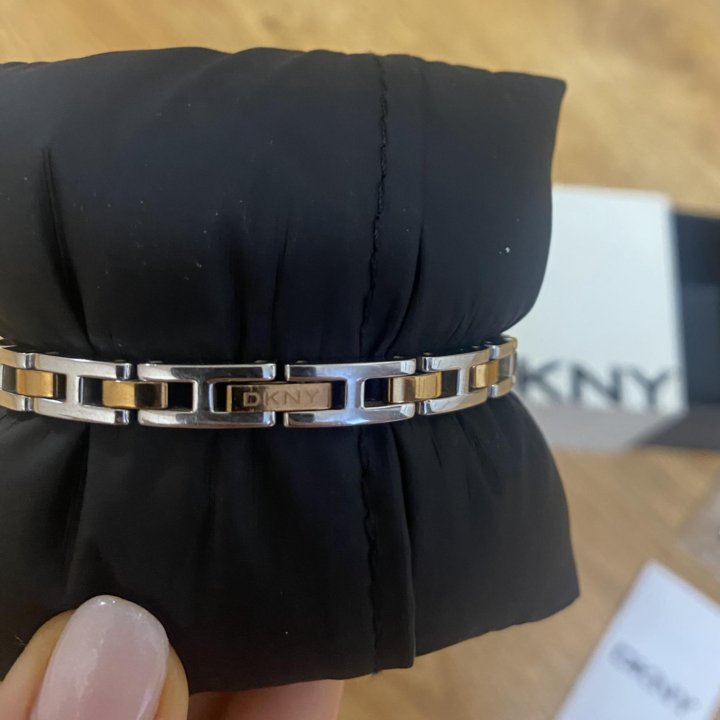 Женские часы DKNY