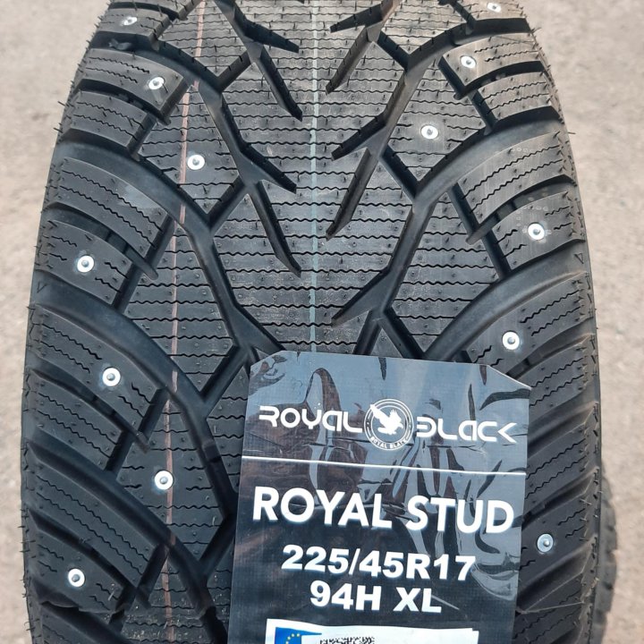 225/45 R17 Royal Black Royal Stud Новая резина!