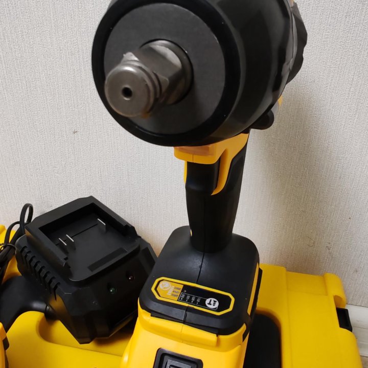 Гайковерт аккумуляторный dewalt