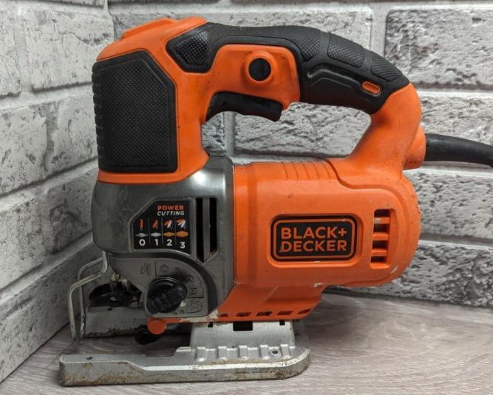 Электролобзик BLACK+DECKER BES610, оранжевый 650 Вт