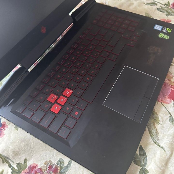 Hp omen 15, 256gb SSD + 1Tb, GRX1050, CORE I5 7300