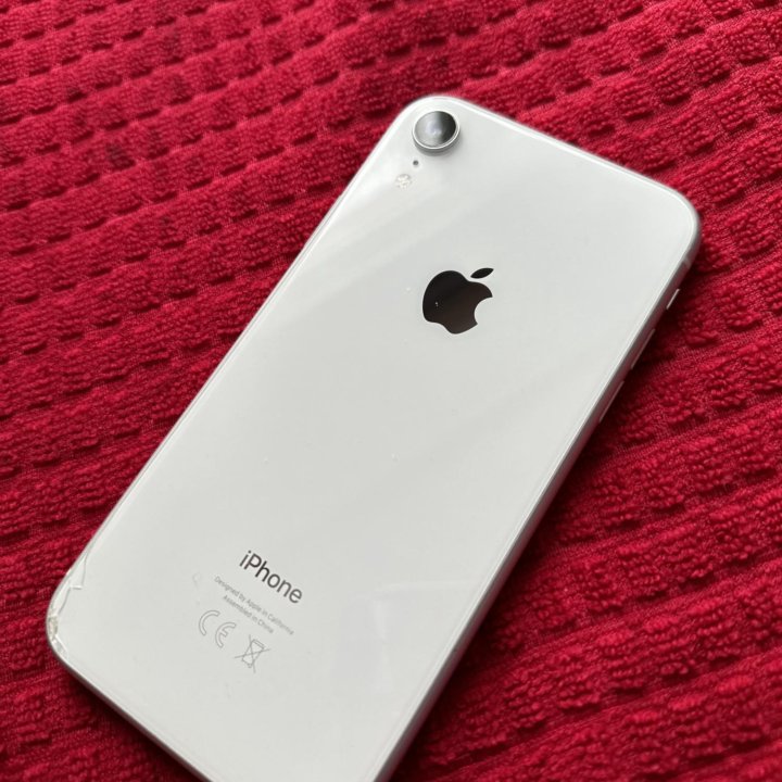 iPhone XR 128 ГБ с наушниками и зарядкой