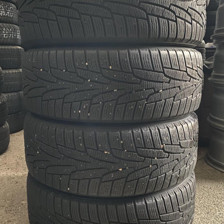 Kumho I’Zen KW31 215/60 R16❄️