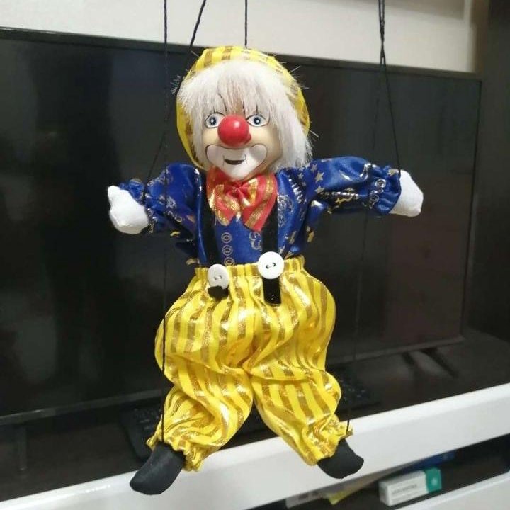 Кукла клоун. Марионетка кукла.