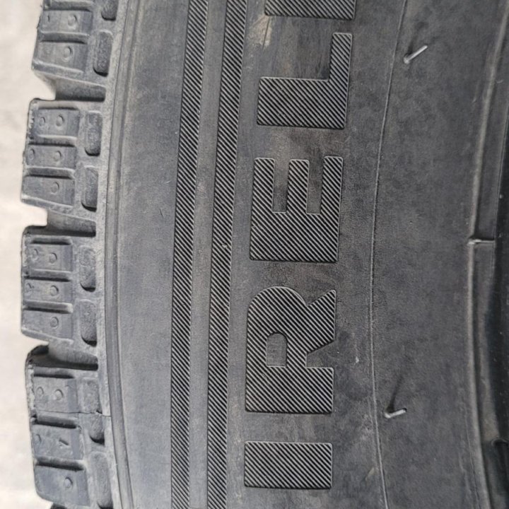 Зимняя резина Pirelli 185 65 15 комплект