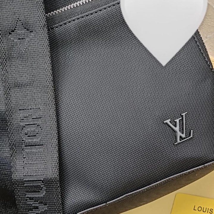 Плечевые сумки (рюкзаки) Louis Vuitton