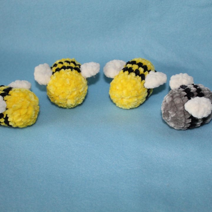 Вязаные игрушки пчёлки