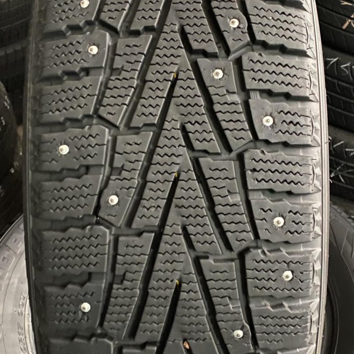 Roadstone WinGuard winSpike SUV 225/60 R17❄️