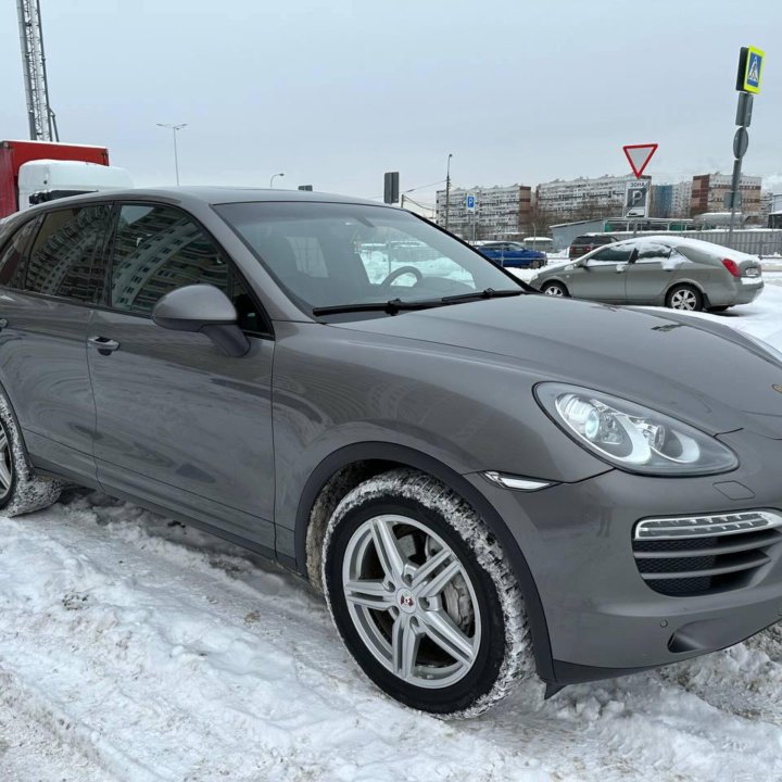 Porsche Cayenne, 2010