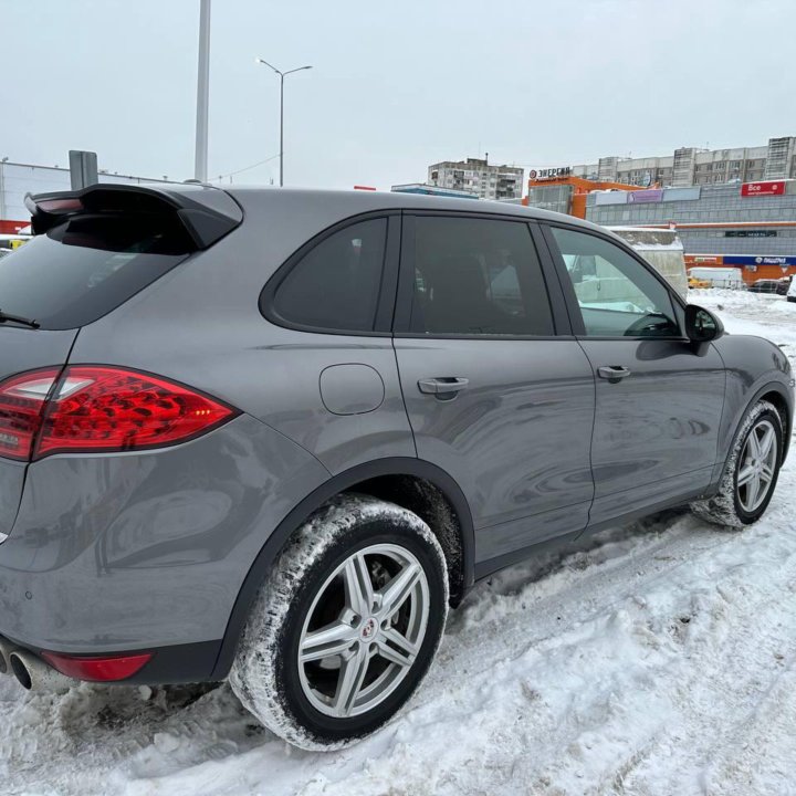 Porsche Cayenne, 2010