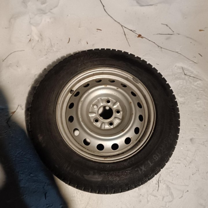 Колеса 215/65r16 зимние. Обмен