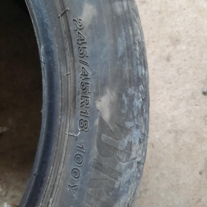 Bridgestone 245/45/18, 1шина