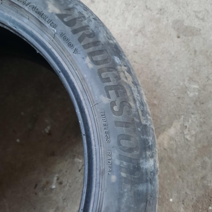 Bridgestone 245/45/18, 1шина