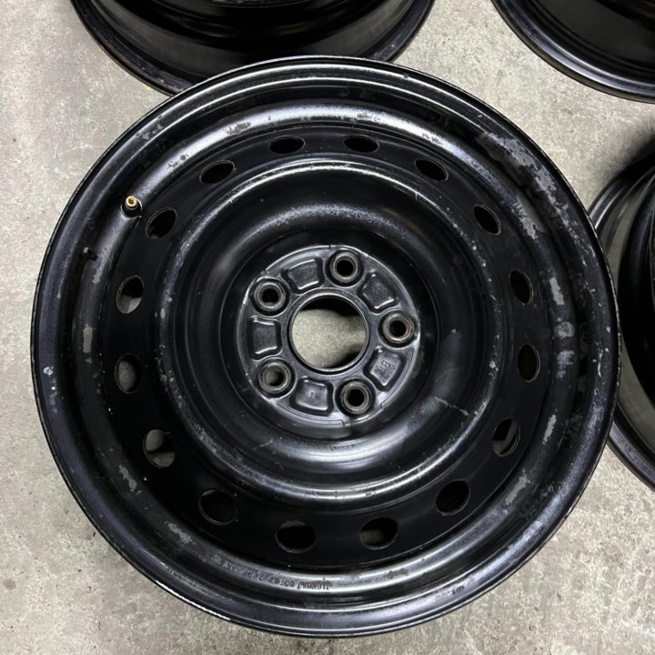 Штампованные диски Toyota 5x114.3 Цо 60.1 R16