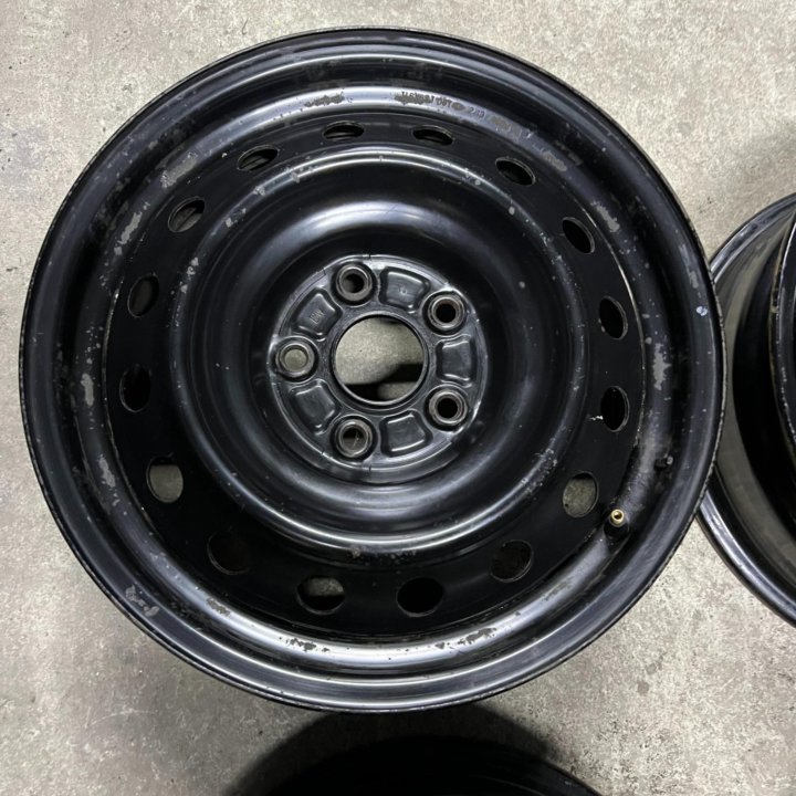 Штампованные диски Toyota 5x114.3 Цо 60.1 R16