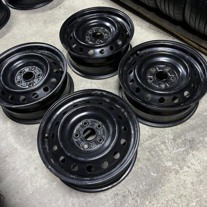 Штампованные диски Toyota 5x114.3 Цо 60.1 R16