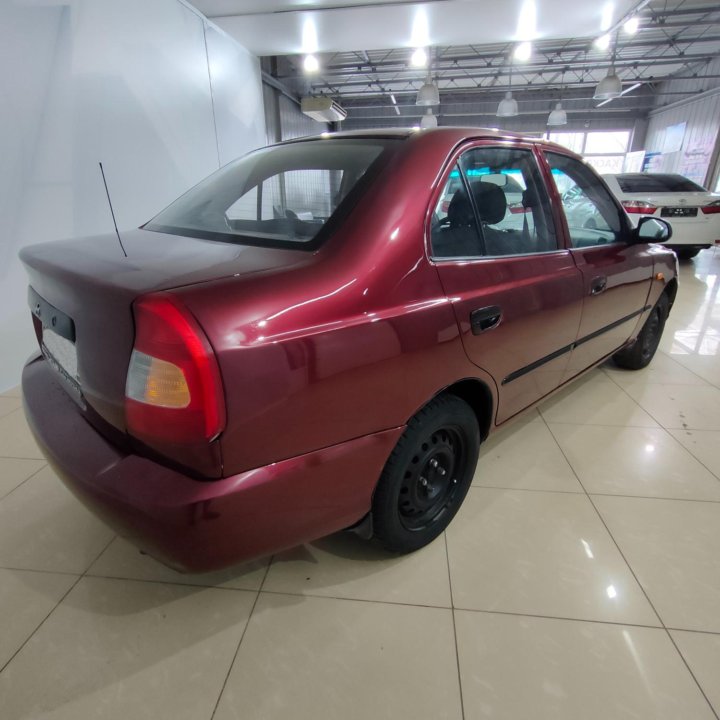 Hyundai Accent, 2004