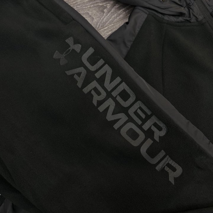 Спортивный костюм на флисе Under Armour