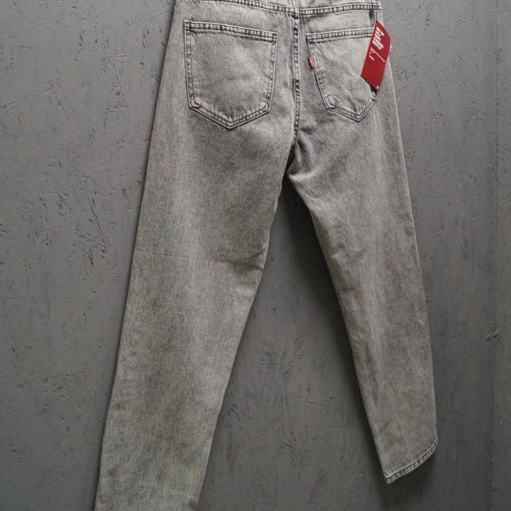 Джинсы бананы Levis 630