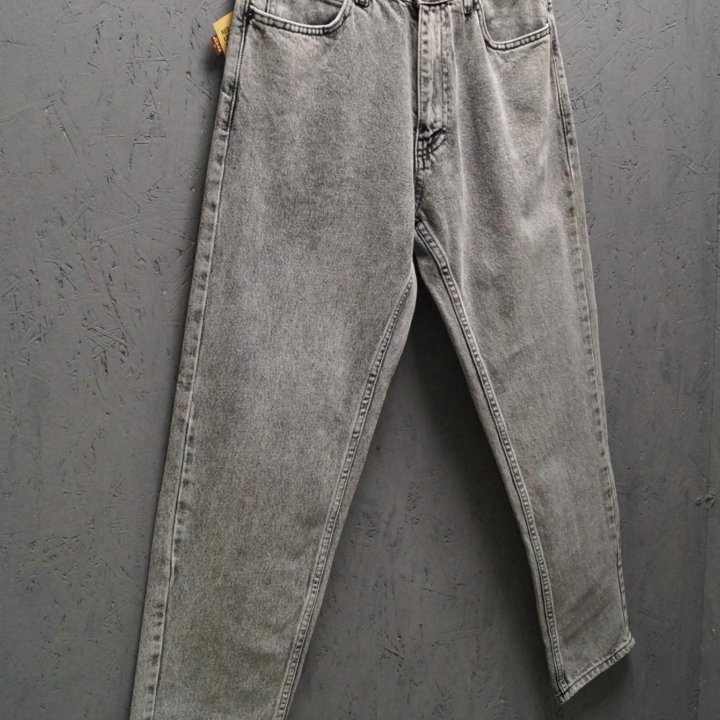 Джинсы бананы Levis 630