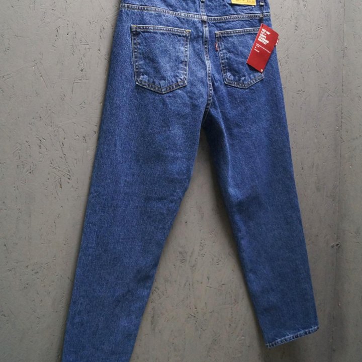 Джинсы бананы Levis 630