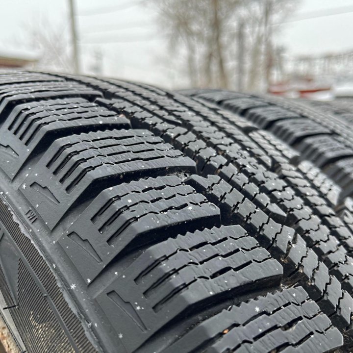 Зима Nordman RS2 185/65 R15 Диски 4x114.3 D56.6