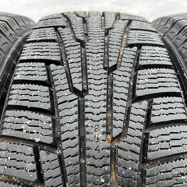 Зима Nordman RS2 185/65 R15 Диски 4x114.3 D56.6