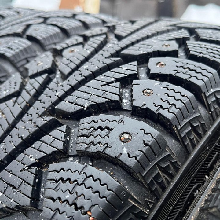 Зима Hankook W409 175/70 R14 Диски 4x114.3 D66.1