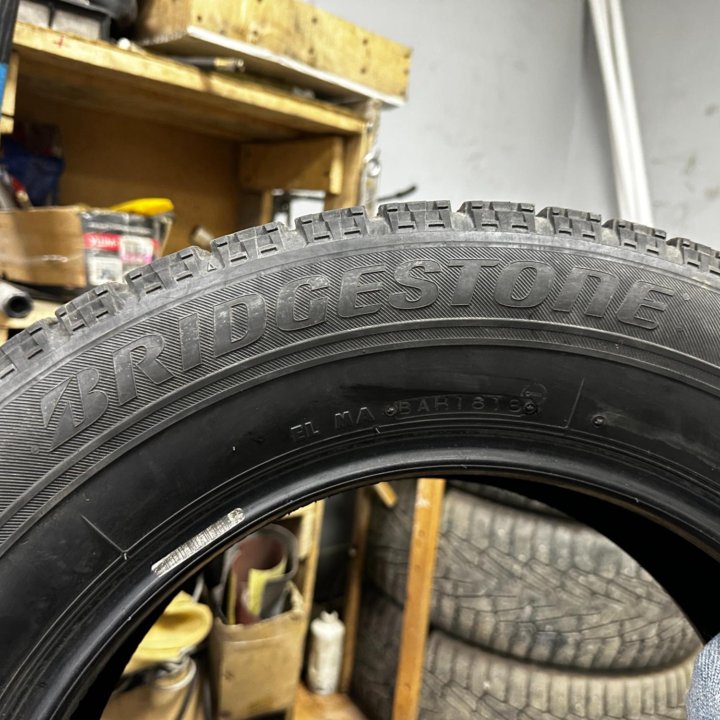 205/65/16 Bridgestone Blizzak VRX