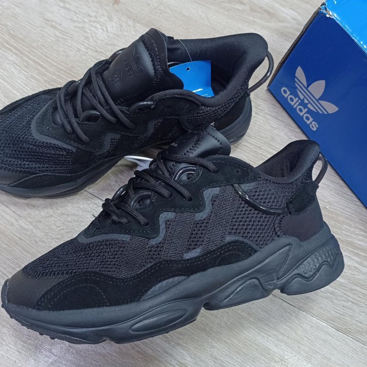 Кроссовки adidas Ozweego