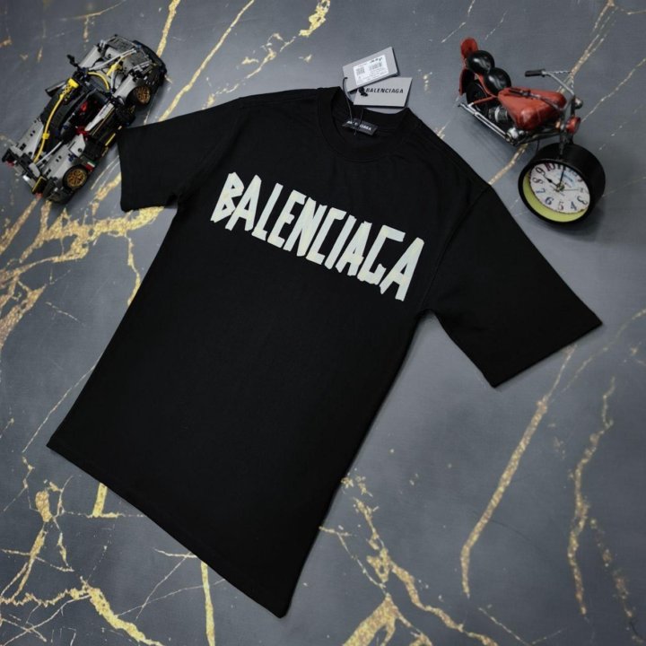 Футболки Balenciaga