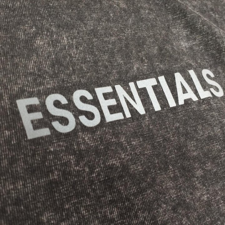 Лонгслив Essentials Fear of God со стизами