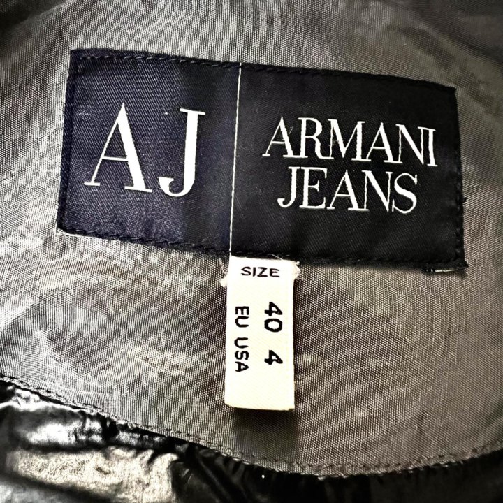 Пуховик Armani Jeans, XS