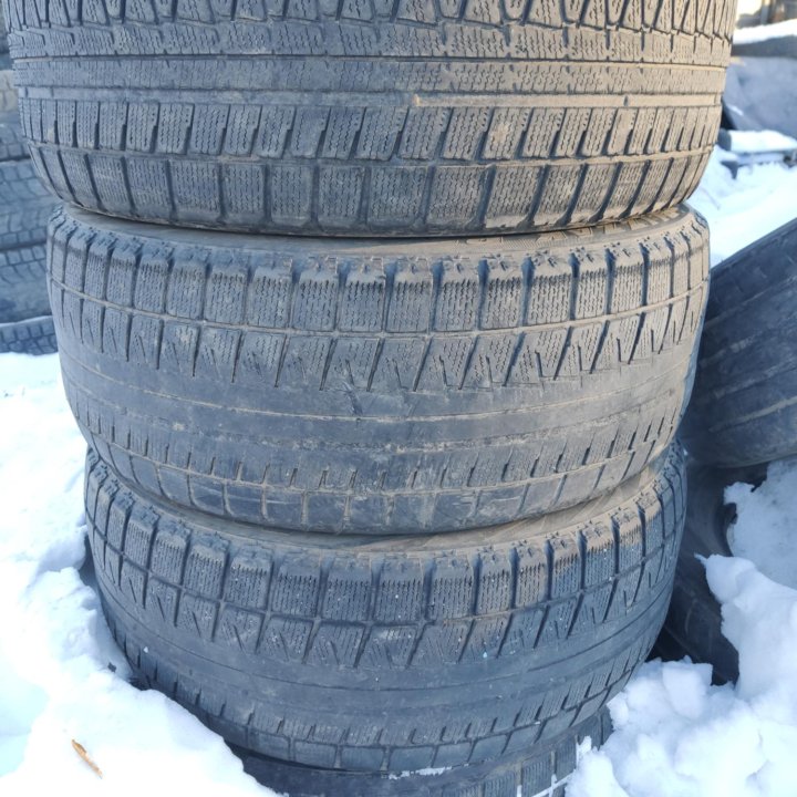 Bridgestone Blizzak Revo GZ, 225/50/17