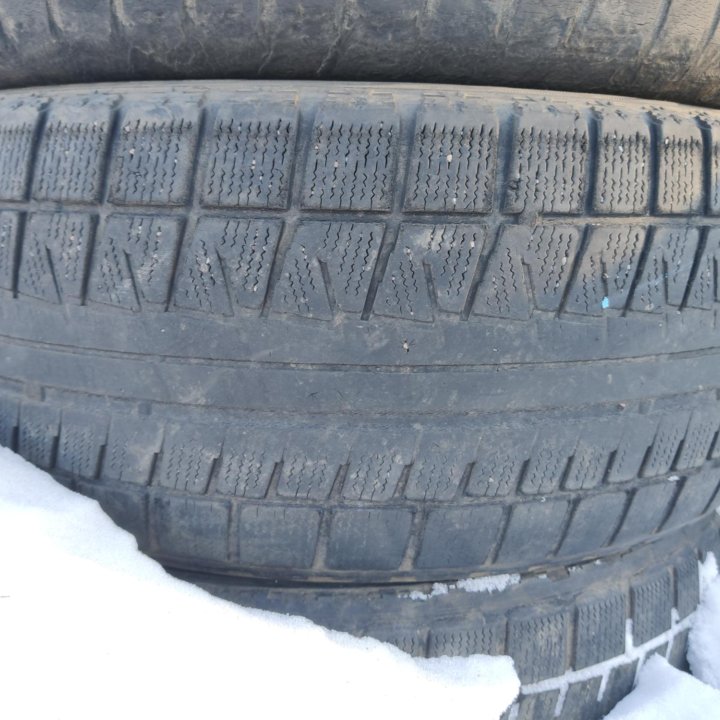 Bridgestone Blizzak Revo GZ, 225/50/17