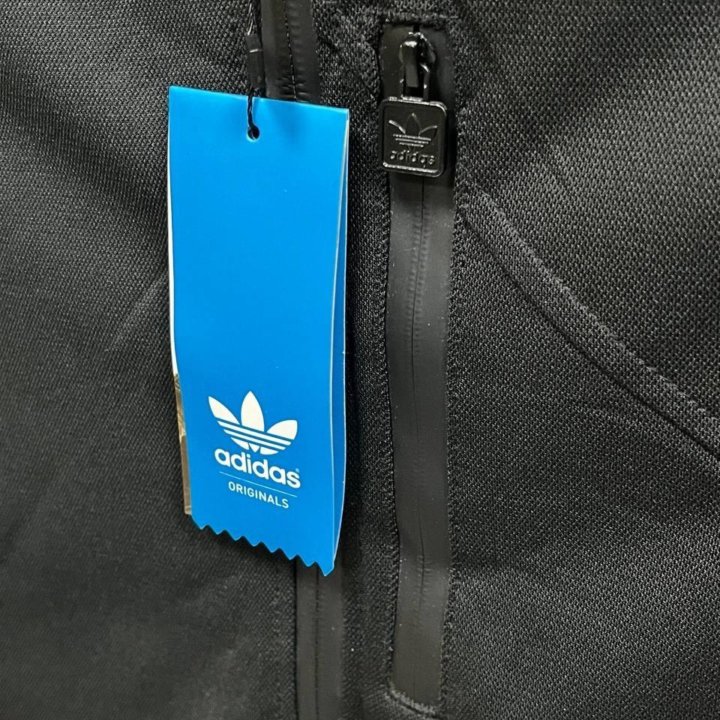 Спортивный костюм Adidas