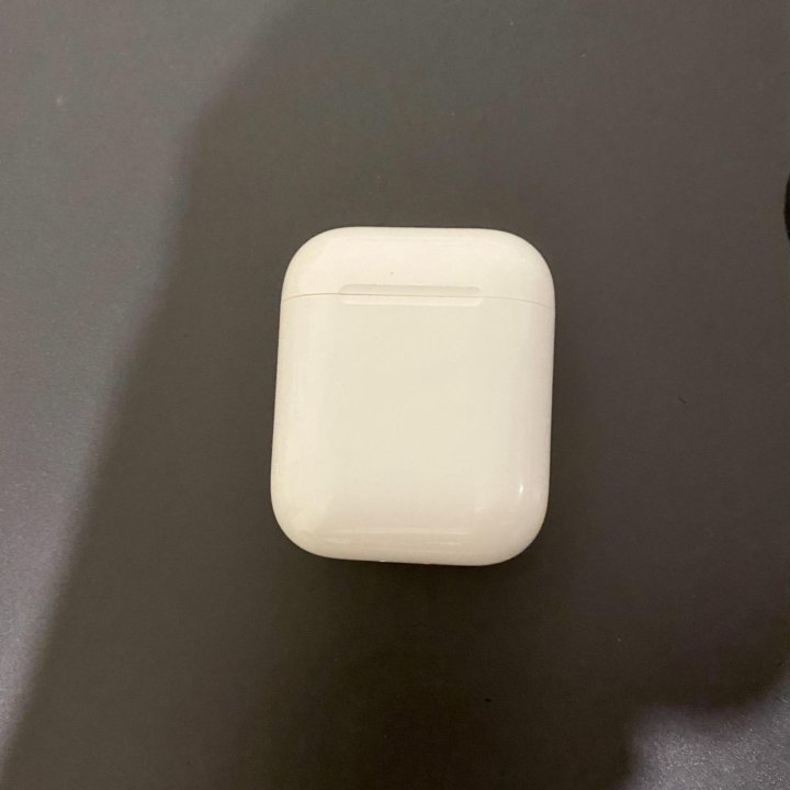 AirPods 1 (первое поколение)