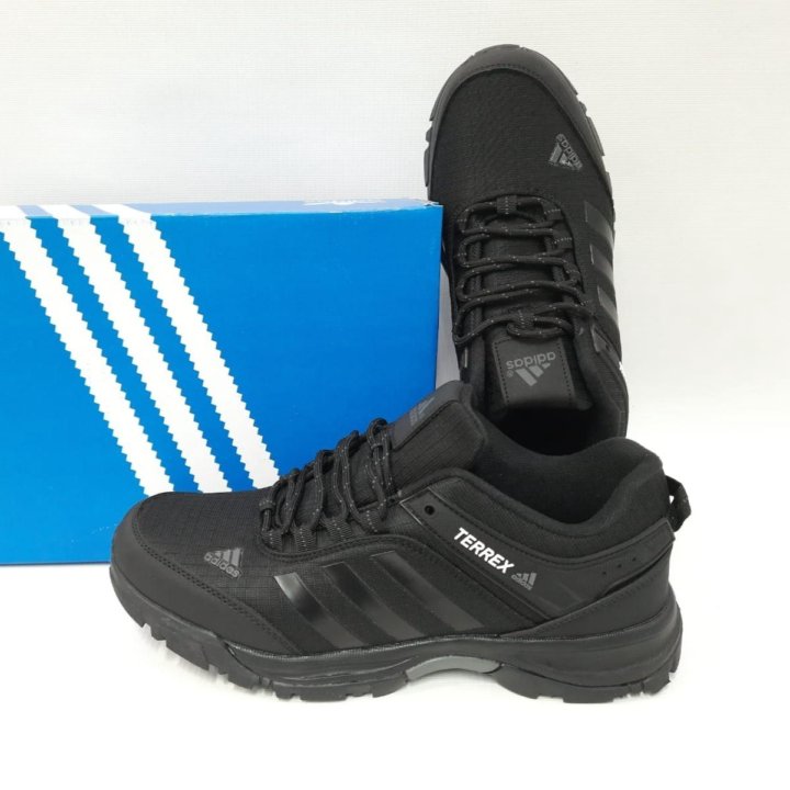 Кроссовки Adidas демисезон 41-44 артикул 2306 черн