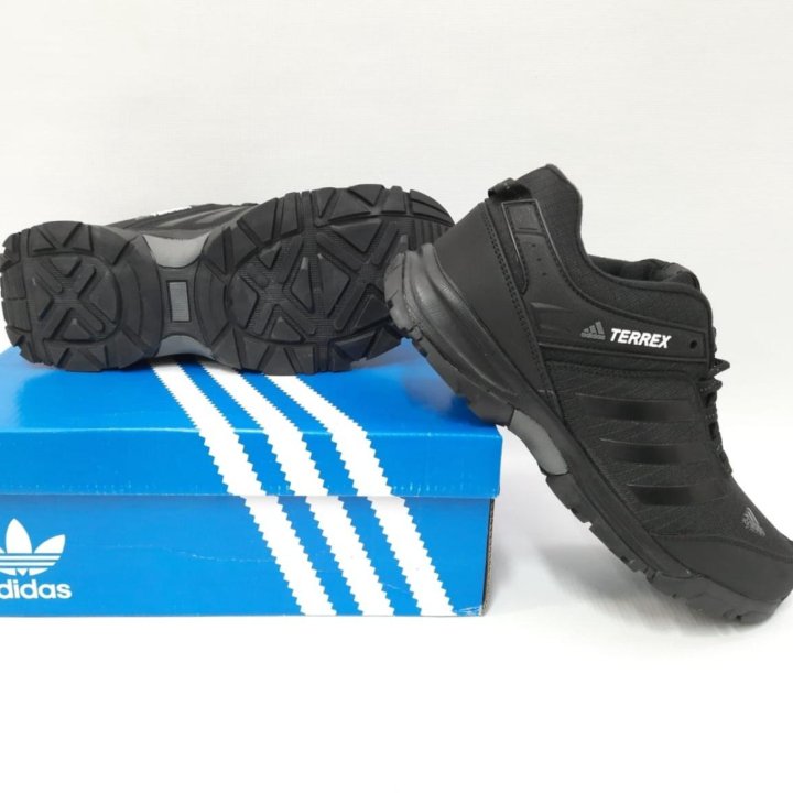 Кроссовки Adidas демисезон 41-44 артикул 2306 черн