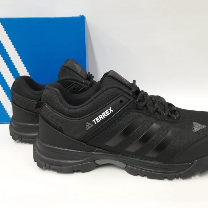 Кроссовки Adidas демисезон 41-44 артикул 2306 черн