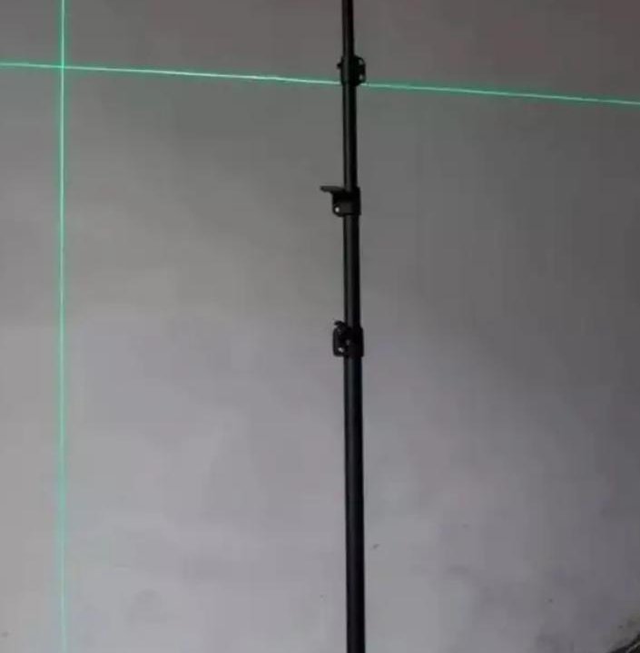 Штатив для лазерных уровней до 3 метров.
