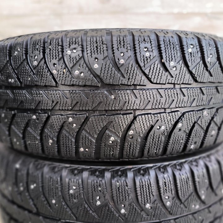 215/60/17, Bridgestone IC7000, 2 шт