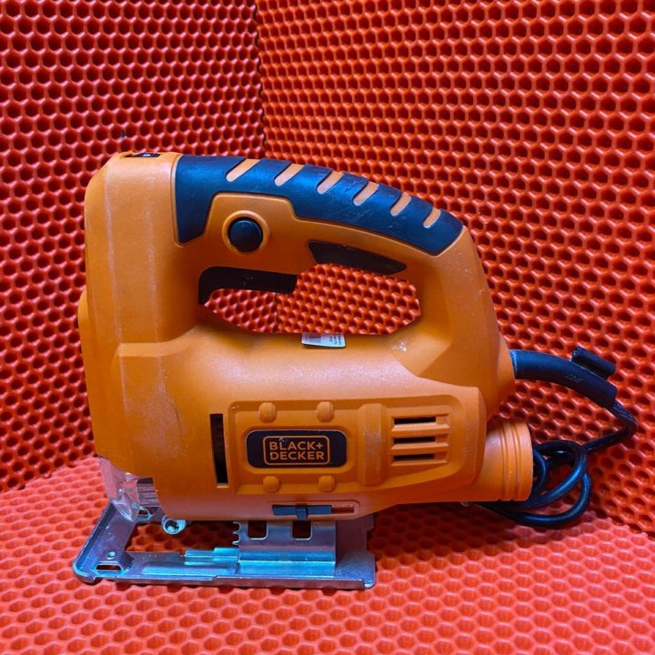 Лобзик Black Decker JS20 (бв)