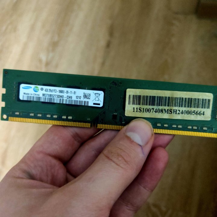 Оперативка 4 gb Samsung