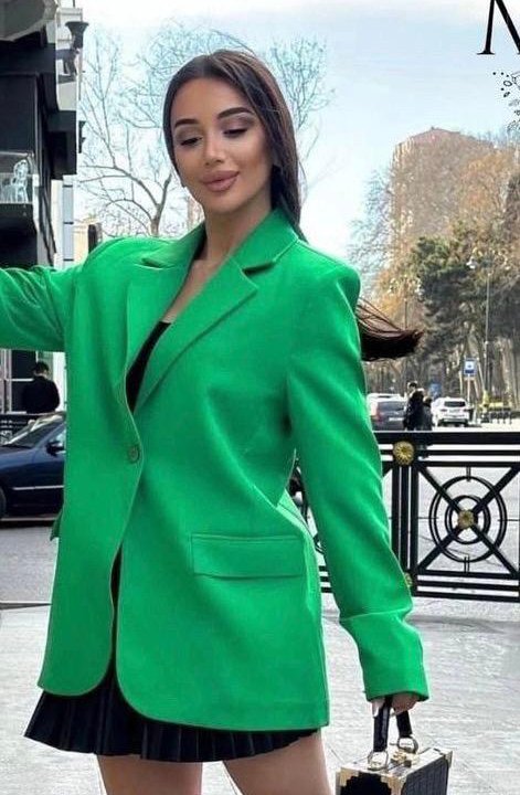 Пиджак женский зеленый новый в наличии
