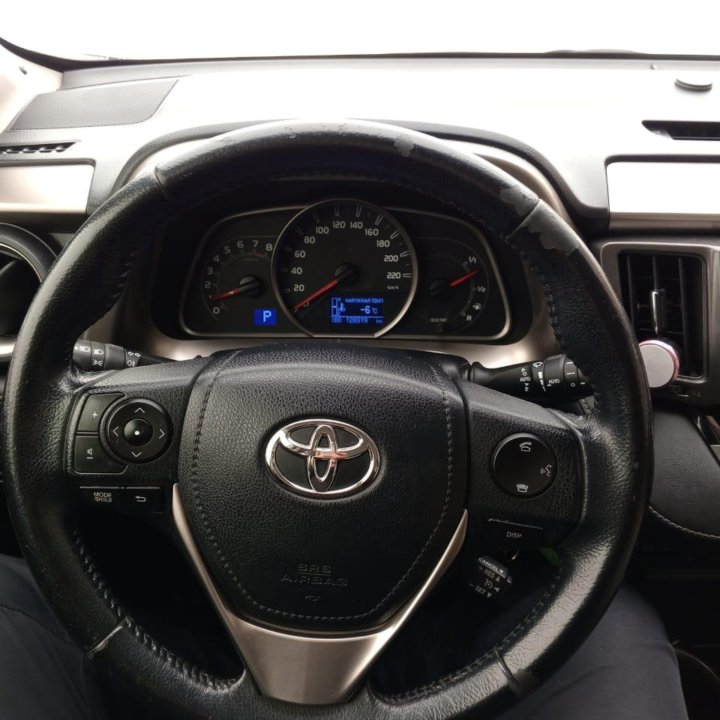 Toyota RAV4, 2015