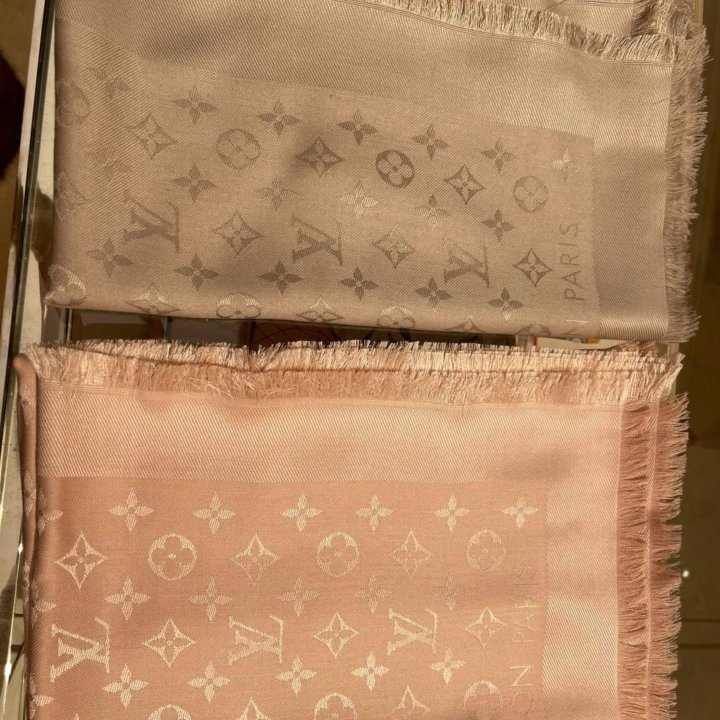 Louis Vuitton шаль новая